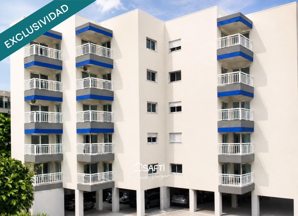 Imagen 3 de Apartamento totalmente reformado – Vistas al mar – A 30m de la playa del Arenal