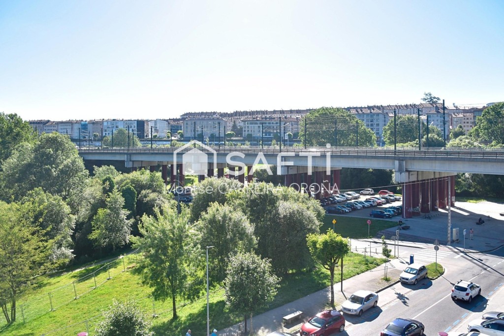 Imagen 2 de Exclusivo y espectacular piso de 4 habitaciones con plaza de garaje y trastero en una localización inmejorable.