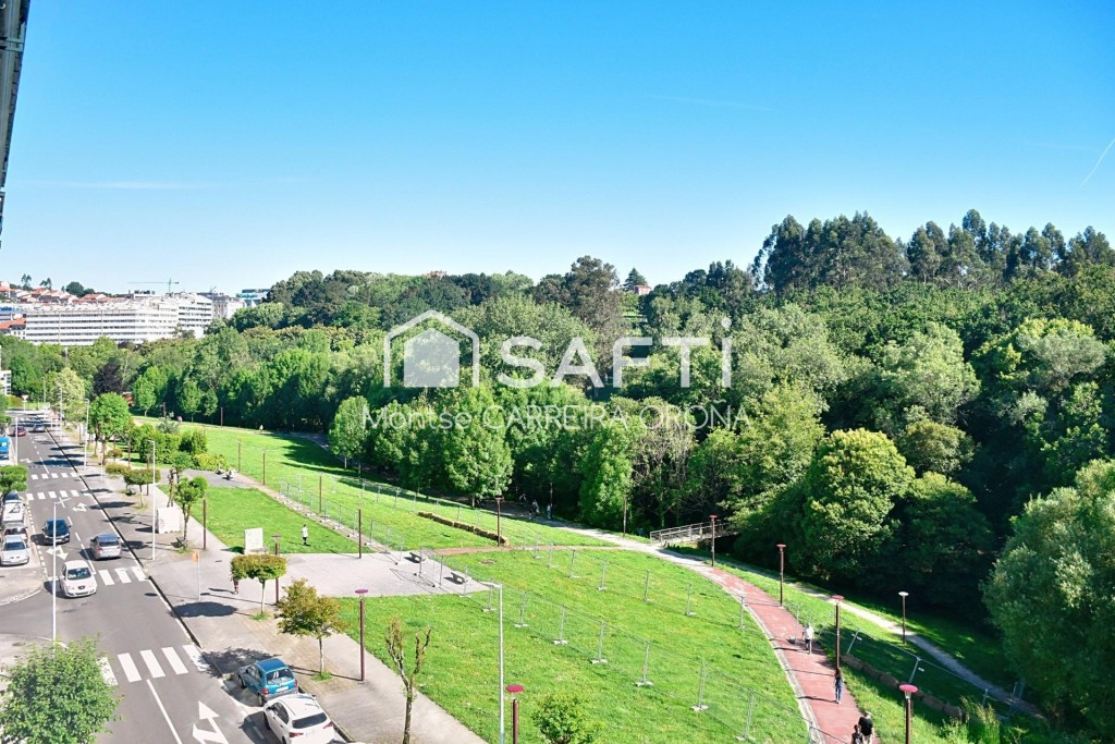 Imagen 3 de Exclusivo y espectacular piso de 4 habitaciones con plaza de garaje y trastero en una localización inmejorable.