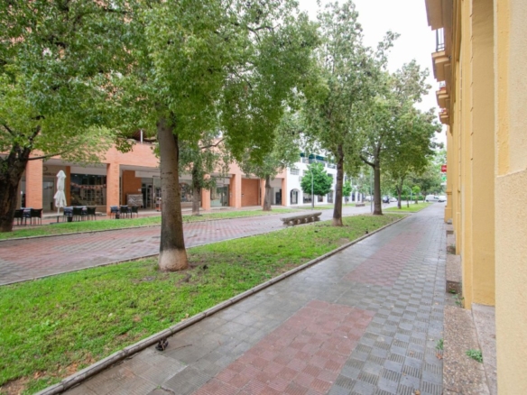Imagen 2 de ¡Preciosa vivienda en Sevilla Este con piscina comunitaria!