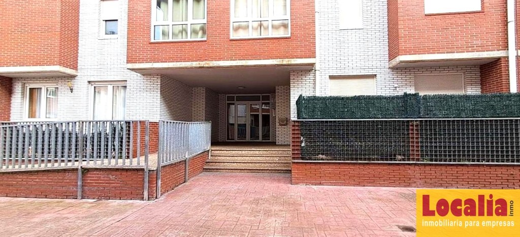 Imagen 3 de Inversión en Piso de 4 habitaciones con garaje