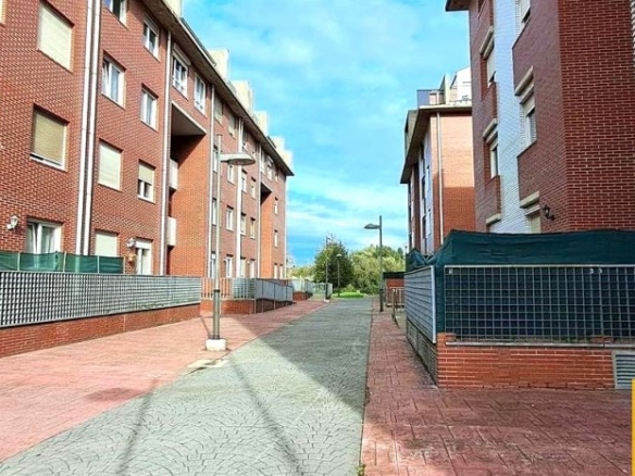 Imagen 4 de Inversión en Piso de 4 habitaciones con garaje