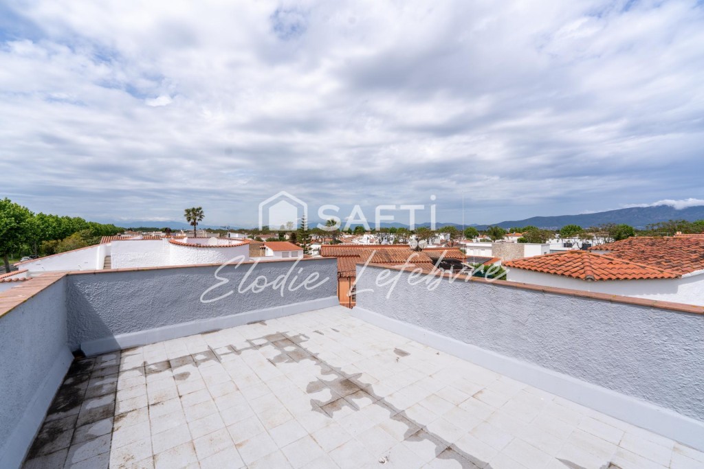 garaje y gran potencial – Empuriabrava