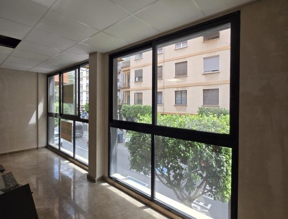 Imagen 2 de DESPACHO EN VENTA EN CASTELLÓN – 150 m2 DIÁFANOS – EXCELENTE UBICACIÓN – 185.000 €