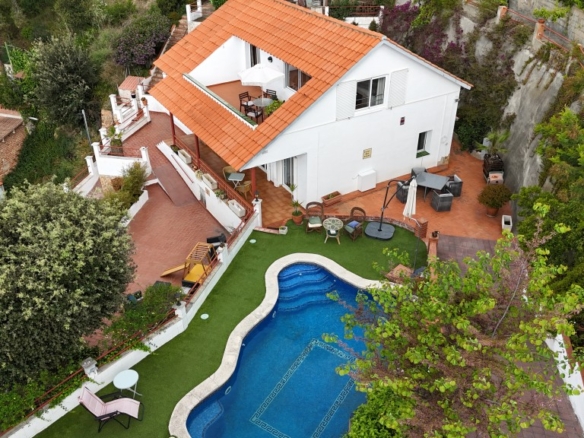 Imagen 1 de Casa-Chalet en Venta en Arenys De Munt Barcelona