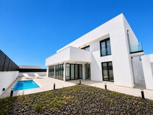 Imagen 3 de Casa-Chalet de Obra Nueva en Venta en Sant Josep De Sa Talaia Baleares
