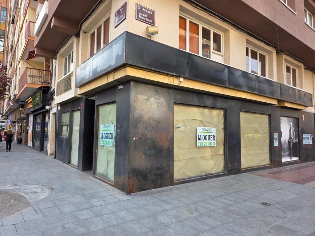 Imagen 1 de Local comercial en alquiler en Plaça Ricard Vinyes – Lleida