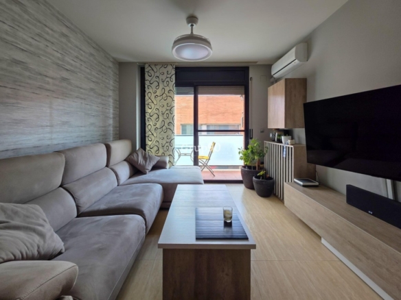 Imagen 1 de Oportunidad en Alpicat: Amplio piso de 4 habitaciones con parking y trastero