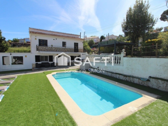 Imagen 2 de Preciosa casa lista para entrar a vivir con piscina!!