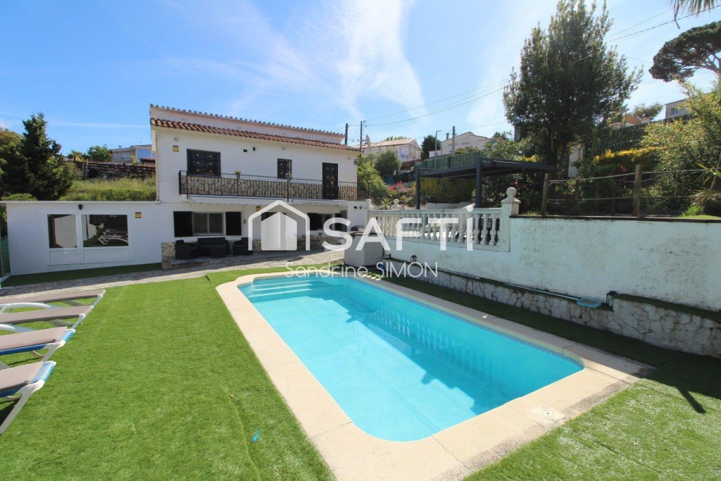 Imagen 2 de Preciosa casa lista para entrar a vivir con piscina!!