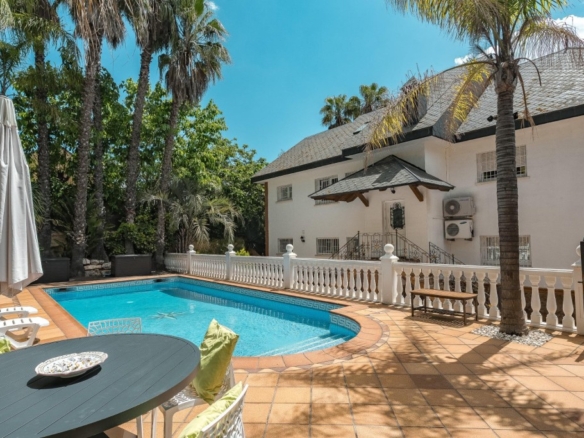 Imagen 4 de Villa de lujo con jardín y piscina en Fontpineda