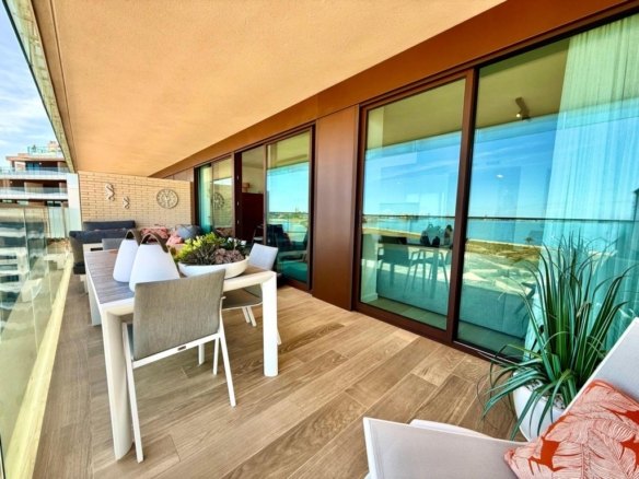 Imagen 2 de Descubre el privilegio de vivir frente a uno de los paisajes más espectaculares del Mar Menor