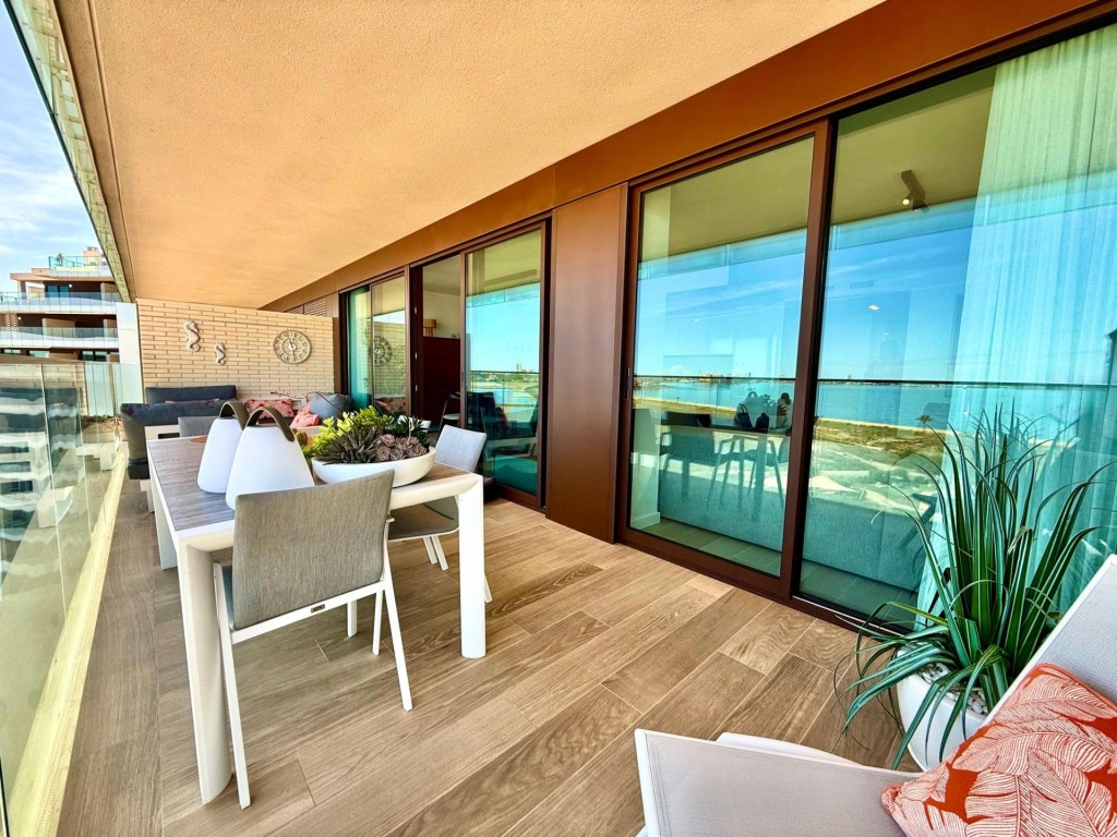 Imagen 2 de Descubre el privilegio de vivir frente a uno de los paisajes más espectaculares del Mar Menor