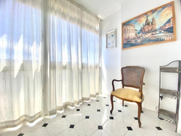 Imagen 2 de EN VENTA PISO MUY LUMINOSO