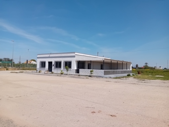 Imagen 1 de Local comercial en Alquiler en Aparecida