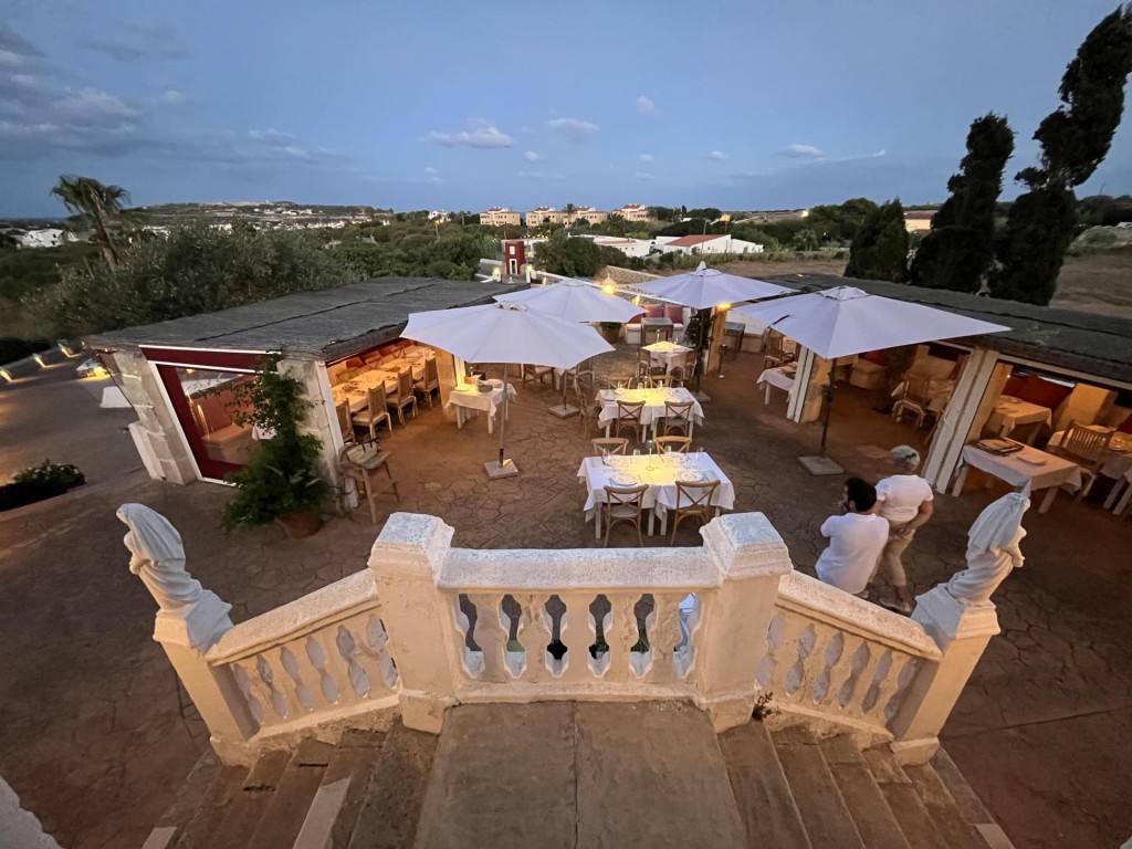 Imagen 2 de Se Traspasa Magnífico Restaurante en Finca Rustica con Fantásticas Vistas al Mar