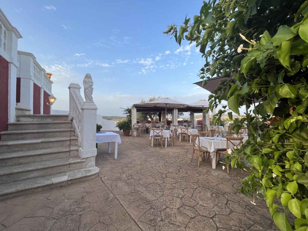 Imagen 3 de Se Traspasa Magnífico Restaurante en Finca Rustica con Fantásticas Vistas al Mar