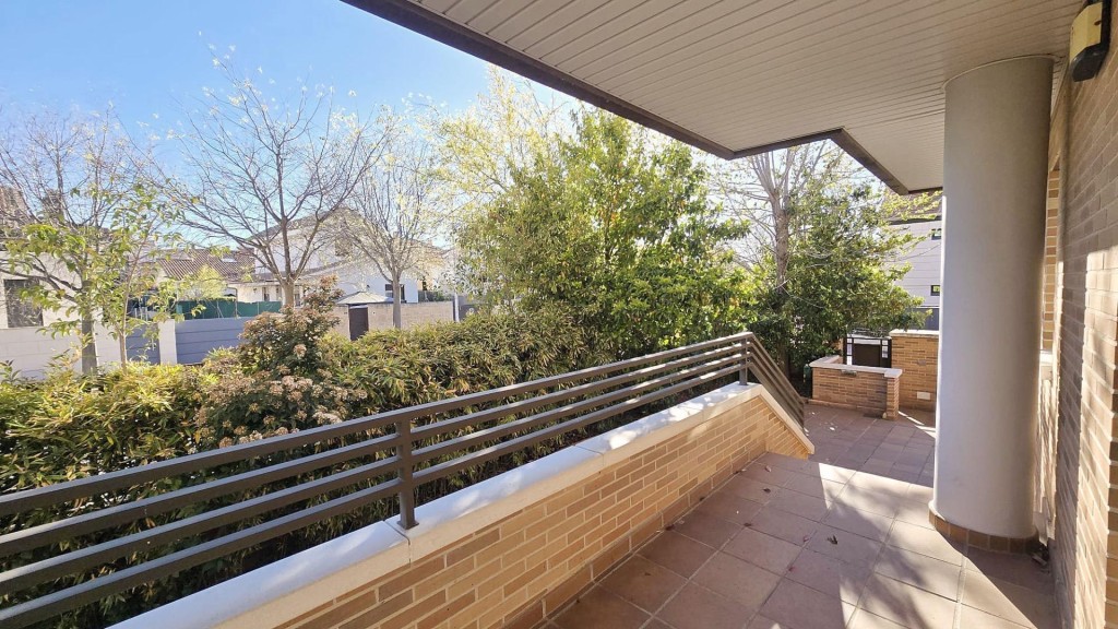 Imagen 4 de ¡INVERSIÓN SEGURA Y RENTABLE! VENTA DE CHALET PAREADO EN ESQUINA EN VILLANUEVA DE LA CAÑADA