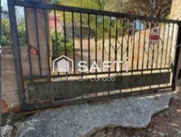 Imagen 3 de Casa ocupada con parcela de +800 m²