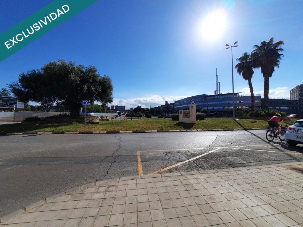 Imagen 3 de Presentamos un bajo comercial a pie de calle.