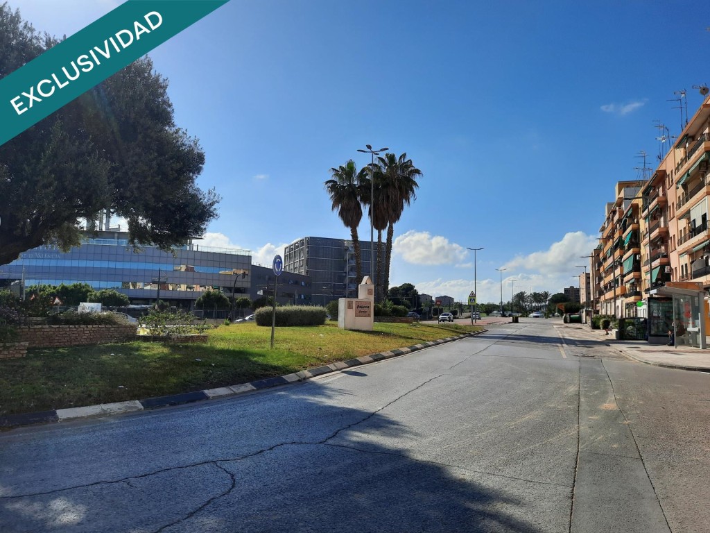 Imagen 1 de Presentamos un bajo comercial a pie de calle.