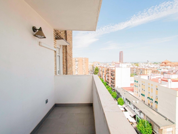 Imagen 2 de Precioso loft completamente reformado junto calle San Jacinto!!!