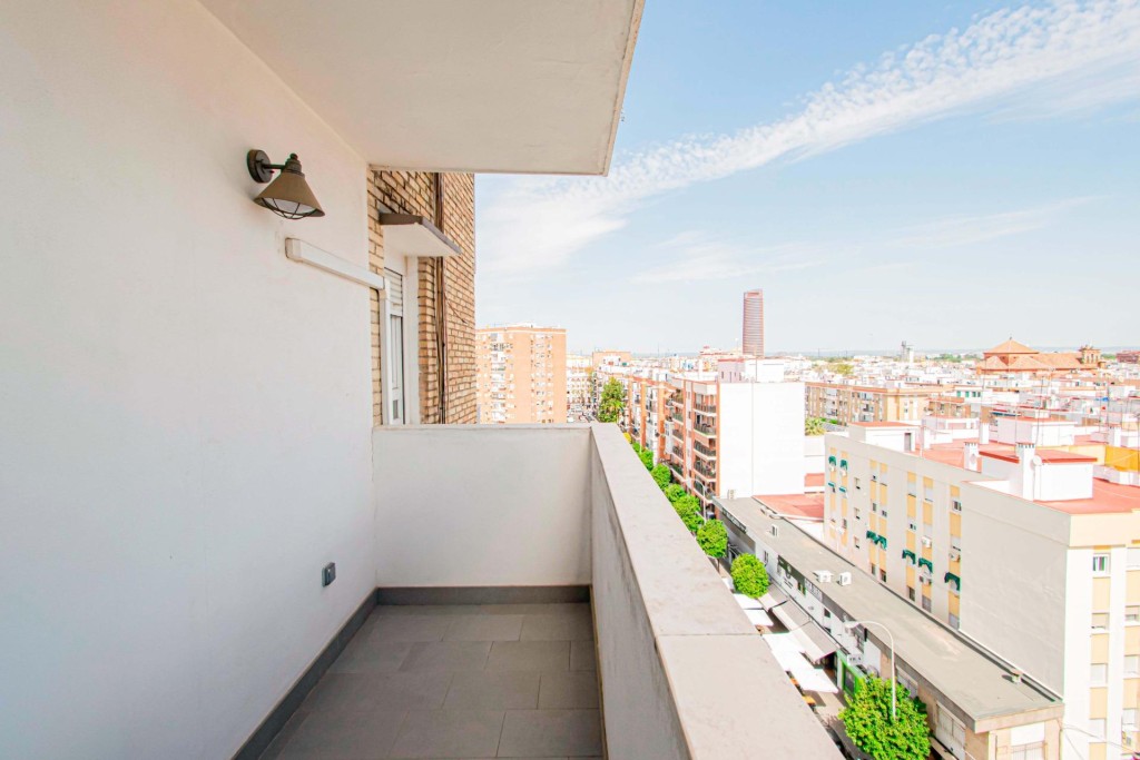 Imagen 2 de Precioso loft completamente reformado junto calle San Jacinto!!!