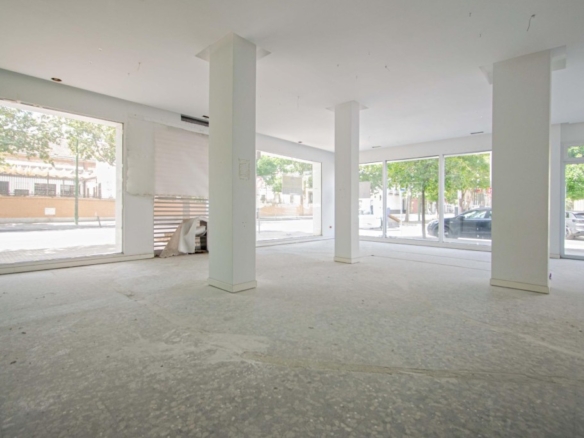 Imagen 3 de Magnifico local comercial en La Resolana!!!!