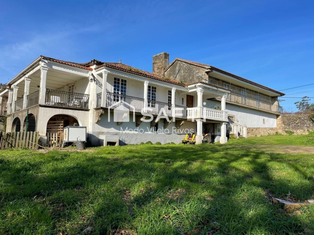 Imagen 1 de Casa señorial gallega de 610m2 de vivienda y terrenos 12.267m2