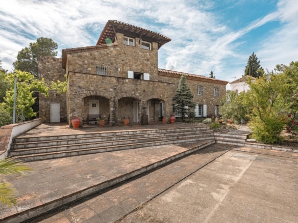 Imagen 1 de Exclusiva finca con carácter en el Alt Empordà