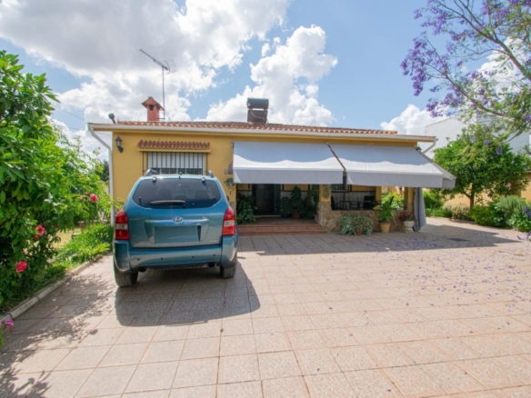 Imagen 2 de Espectacular Chalet con viviendas independientes