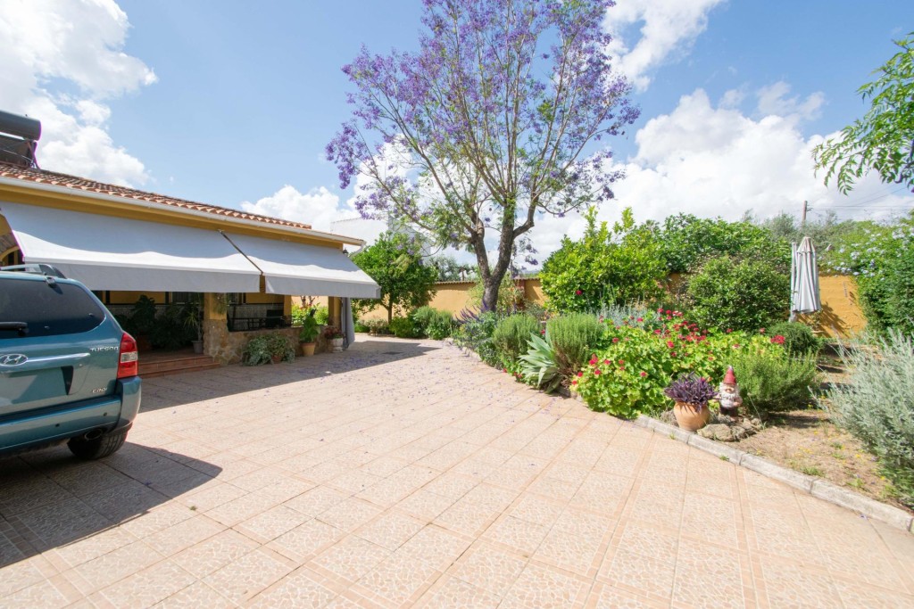 Imagen 3 de Espectacular Chalet con viviendas independientes