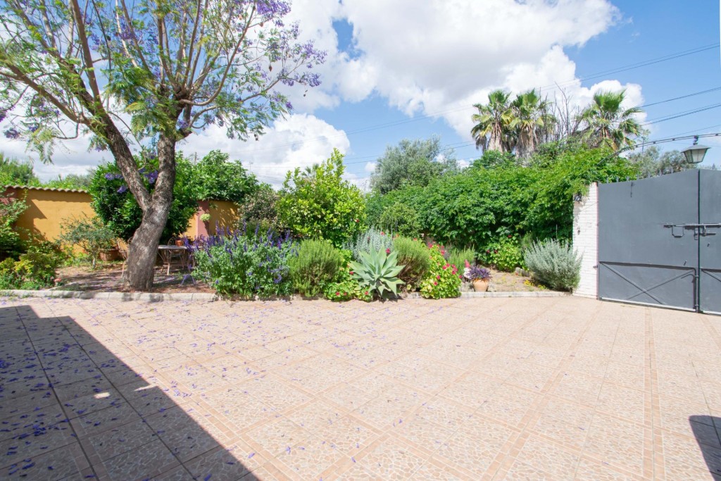 Imagen 4 de Espectacular Chalet con viviendas independientes
