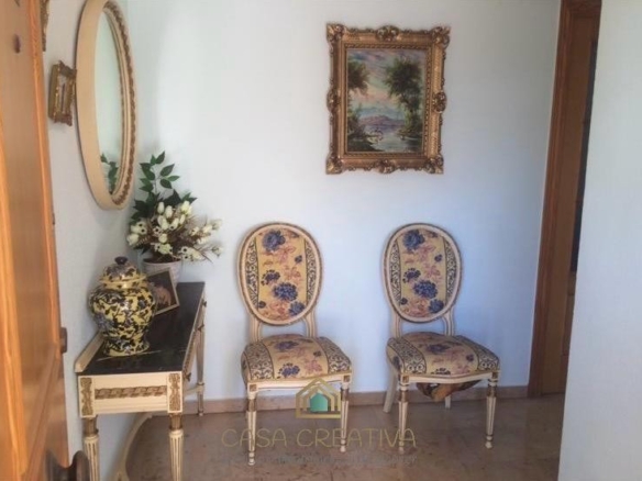 Imagen 2 de AMPLIO PISO EN VENTA CON GARAJE Y VISTAS DESPEJADAS – ANTELLA – 113.000 €