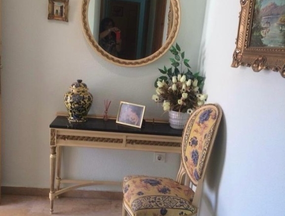 Imagen 3 de AMPLIO PISO EN VENTA CON GARAJE Y VISTAS DESPEJADAS – ANTELLA – 113.000 €