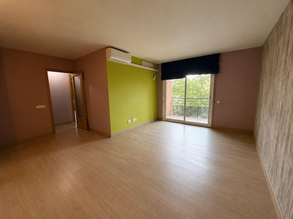 Imagen 2 de ESPECTACULAR PISO EN SANTA CLARA-CAPUTXINS-HOSPITAL
