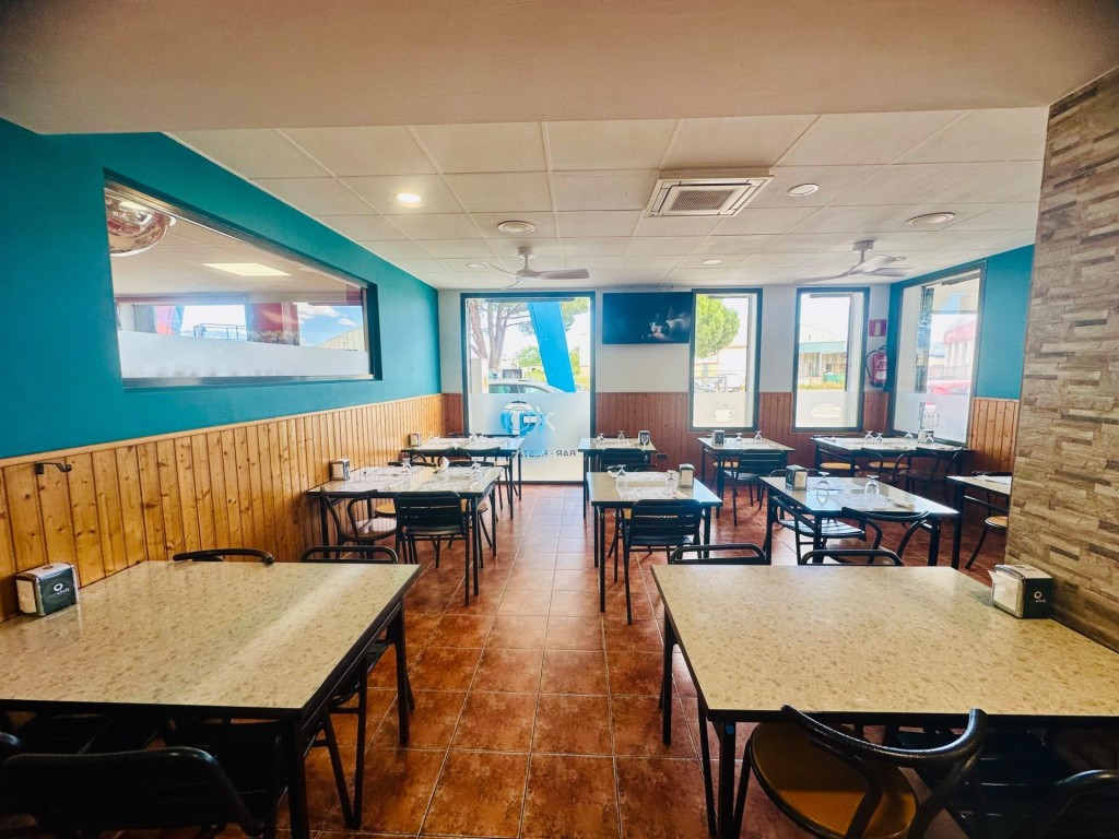Imagen 2 de Traspaso de restaurante-cafeteria en pleno rendimiento