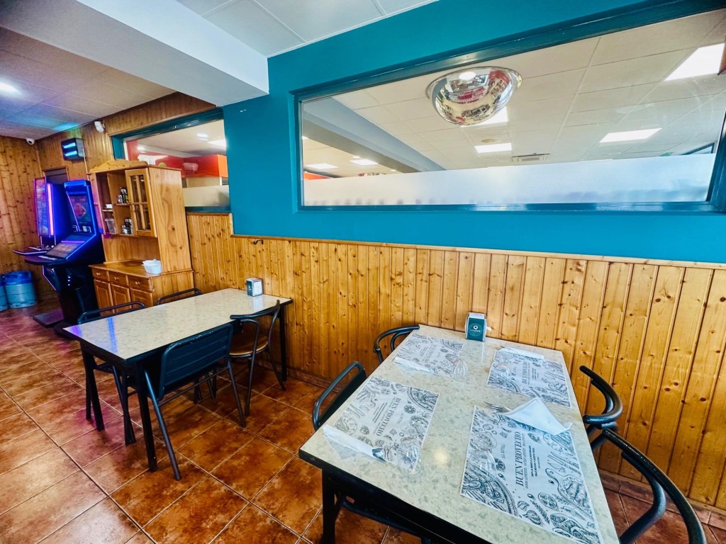 Imagen 3 de Traspaso de restaurante-cafeteria en pleno rendimiento
