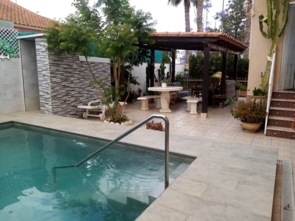 Imagen 1 de Casa-Chalet en Venta en Escucha