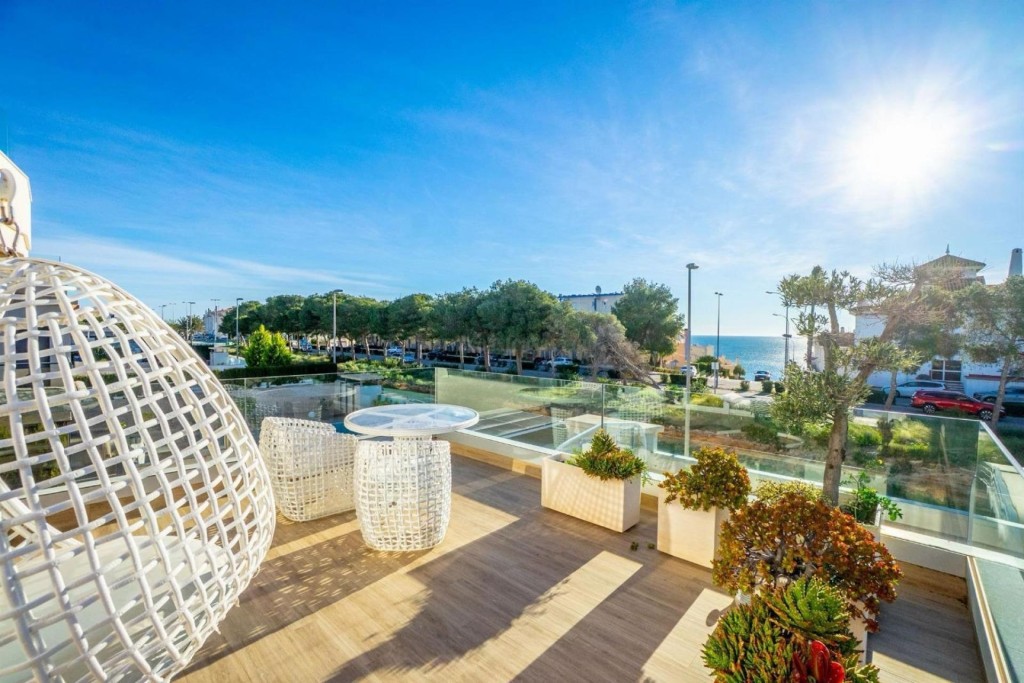 Imagen 4 de VILLA EXCLUSIVA DE DISEÑO EN CAMPOAMOR.
