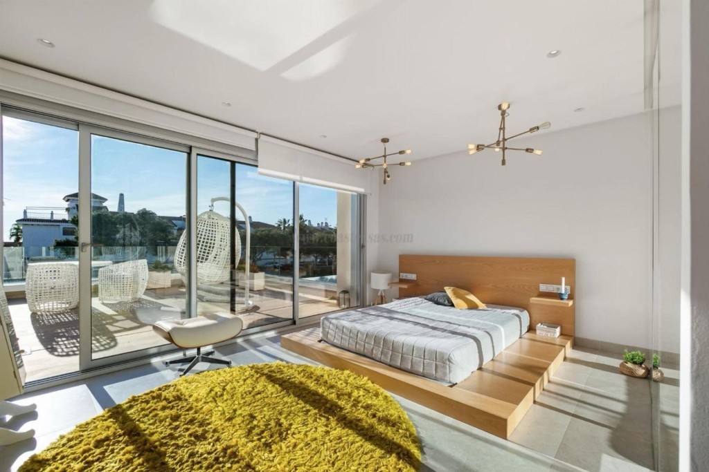 Imagen 1 de VILLA EXCLUSIVA DE DISEÑO EN CAMPOAMOR.