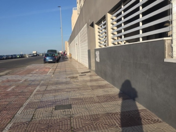 Imagen 4 de SE ALQUILA LOCAL DE 100 METROS EN BASTO