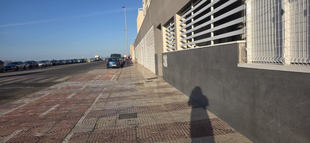 Imagen 4 de SE ALQUILA LOCAL DE 100 METROS EN BASTO