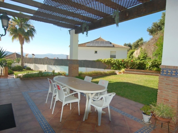 Imagen 2 de Chalet individual en urbanización de Alhaurín de la Torre