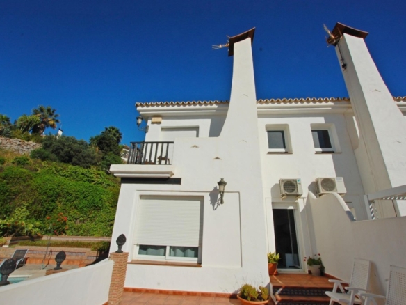 Imagen 1 de Chalet individual en urbanización de Alhaurín de la Torre
