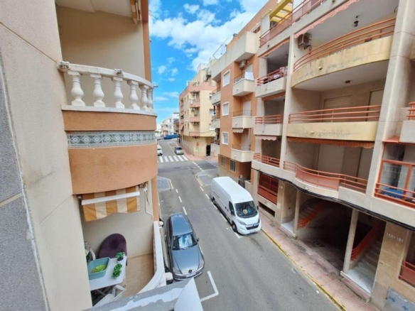 de 77m2 con 2 dormitorios y 1 baño