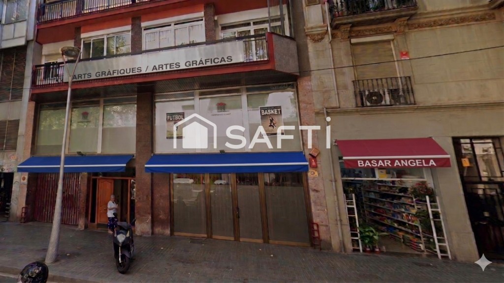 Imagen 1 de Gran nave urbana en pleno Sant Antoni - Barcelona