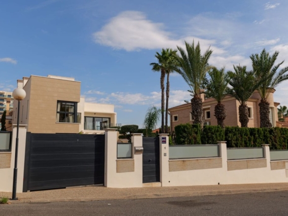 Imagen 2 de Casa-Chalet en Venta en Torrevieja Alicante