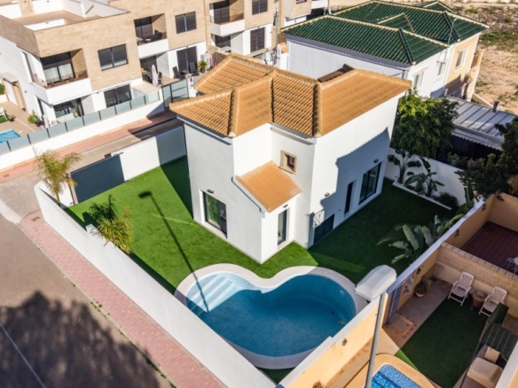 Imagen 4 de Casa-Chalet en Venta en Orihuela Costa Alicante