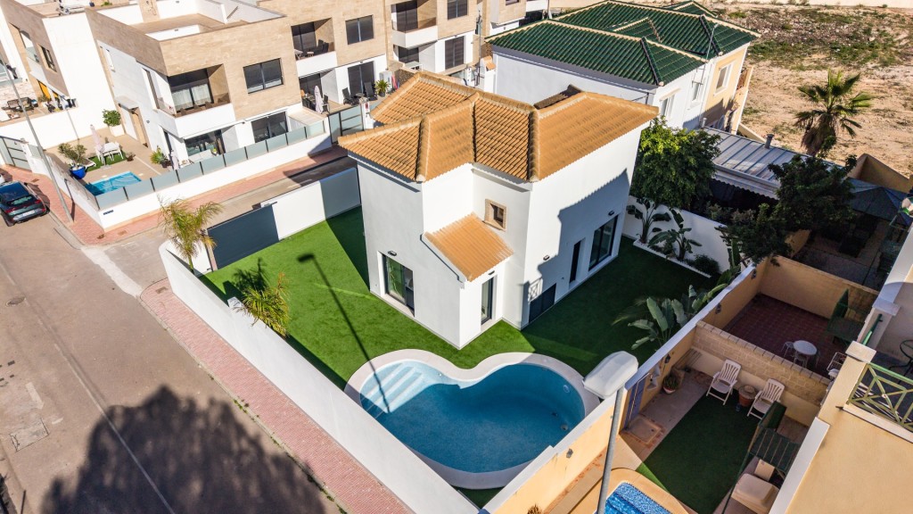 Imagen 4 de Casa-Chalet en Venta en Orihuela Costa Alicante
